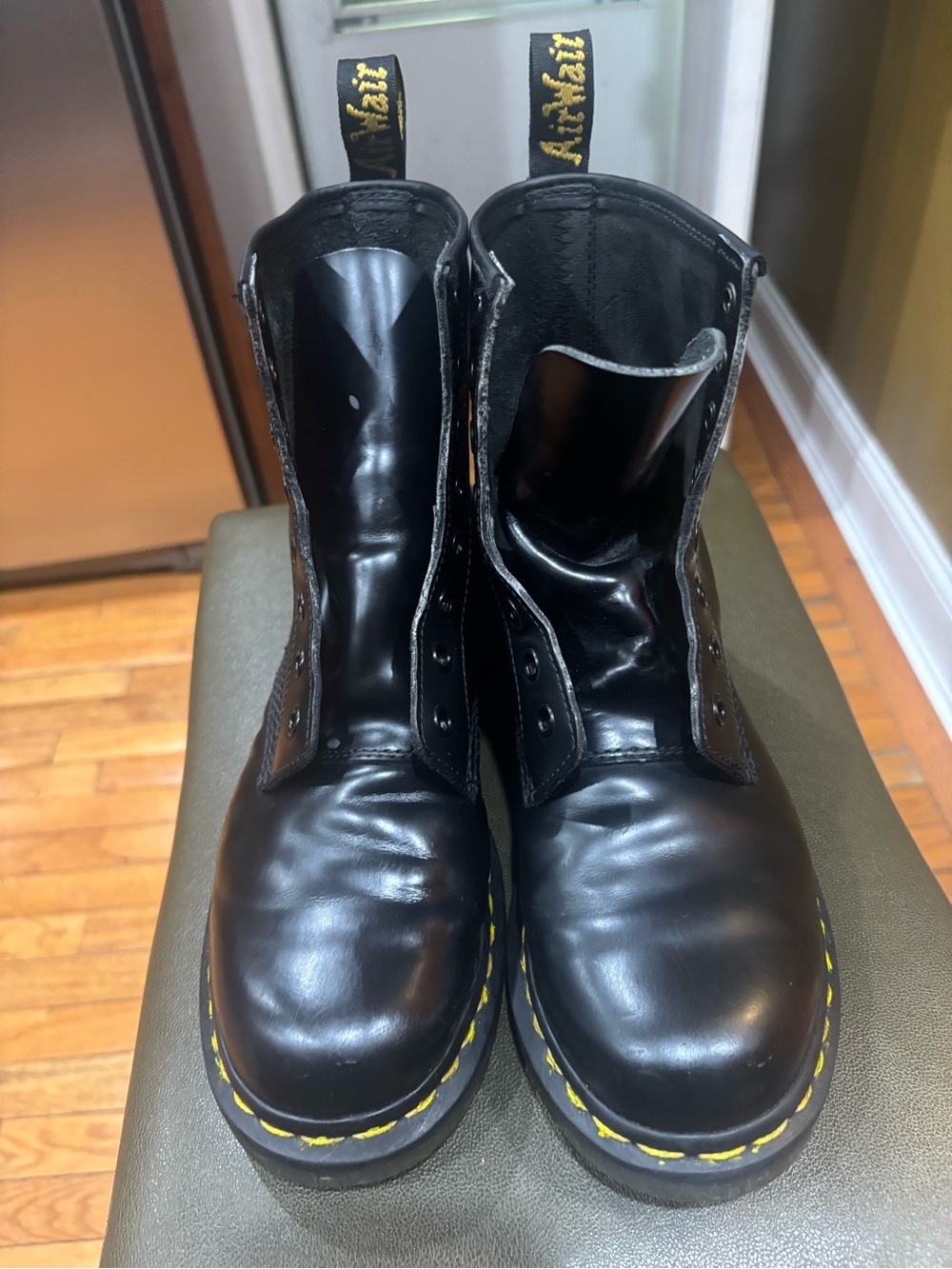 Dr. Martens Women 1460W Eight-Eye Lace-Up Leather Boot, Black - US8|EU39|UK 6